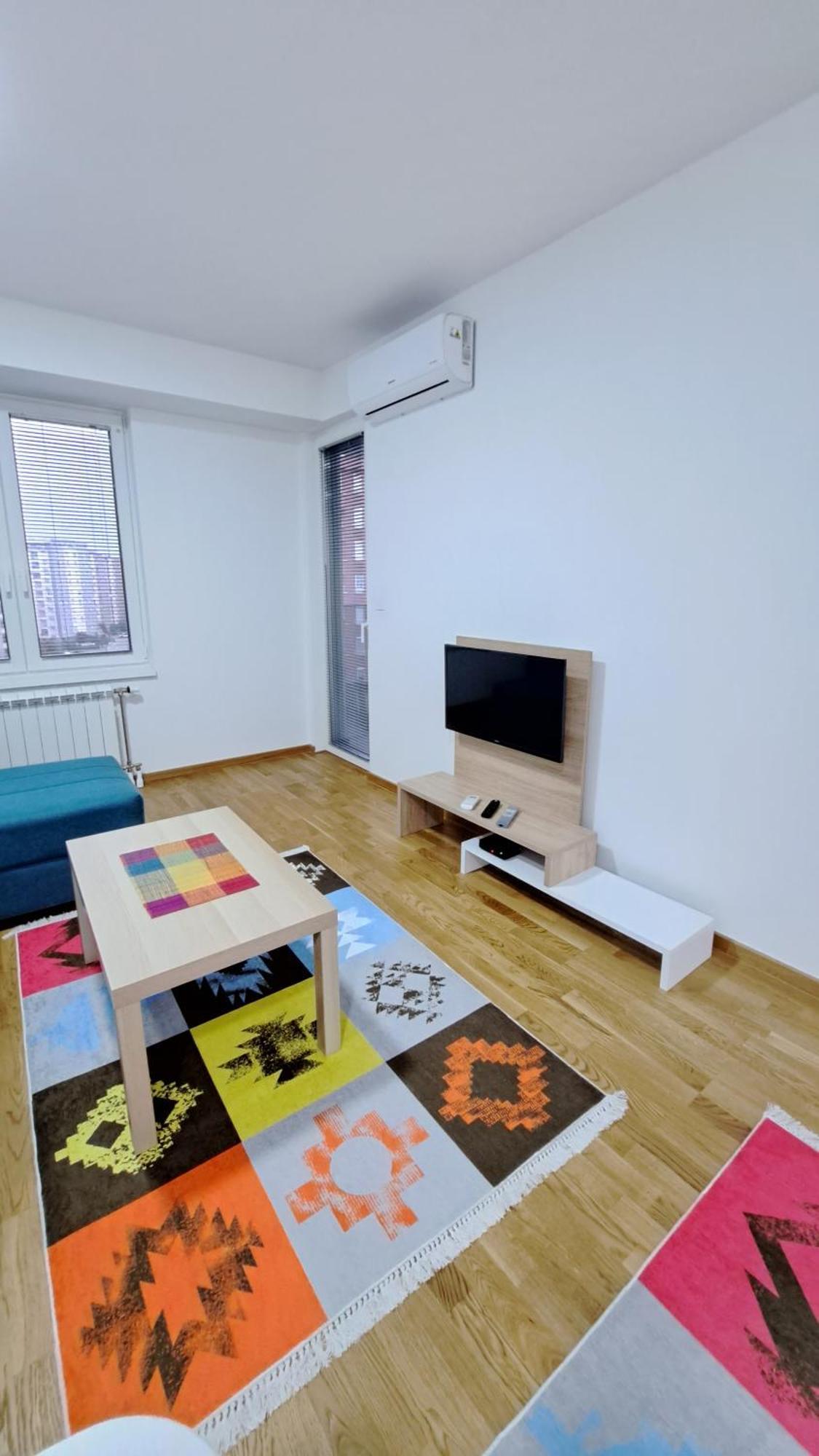 J&J Apartment スコピエ エクステリア 写真